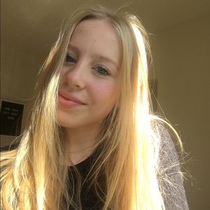 Meet your Posher, Rebekah